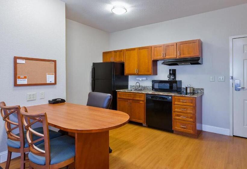 Suite Adapted for people with reduced mobility, Candlewood Suites Decatur Medical Center