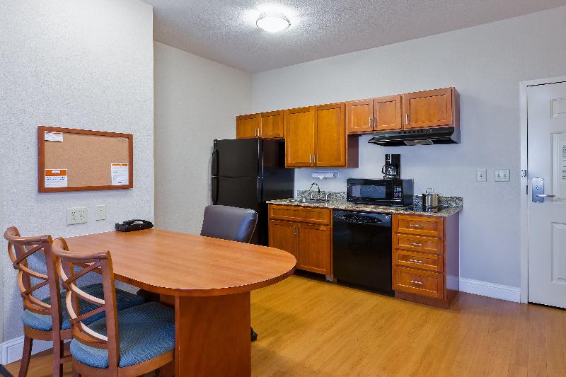 سوئیت با تخت بزرگ, Candlewood Suites Decatur Medical Center, An Ihg