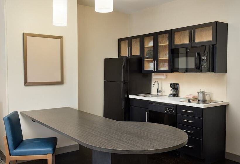سوییت, Candlewood Suites Charleston Northwoods, An Ihg