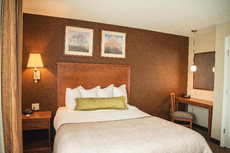 Suite Queen Bed, Candlewood Suites Loveland