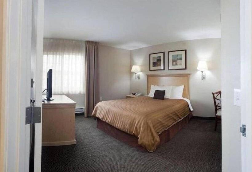 Suite Adapted for people with reduced mobility, Candlewood Suites Milwaukee Brown Deer