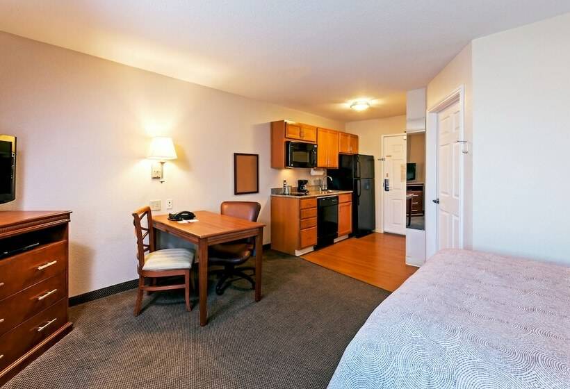 استودیوی استاندارد, Candlewood Suites Pearland, An Ihg