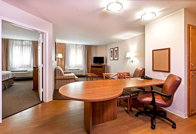 Suite Adapted for people with reduced mobility, Candlewood Suites Pearland