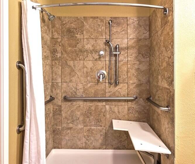 سوئیت برای معلولان, Candlewood Suites Pearland, An Ihg