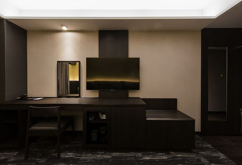 اتاق استاندارد با چشم‌انداز, Kkr Hotel Osaka