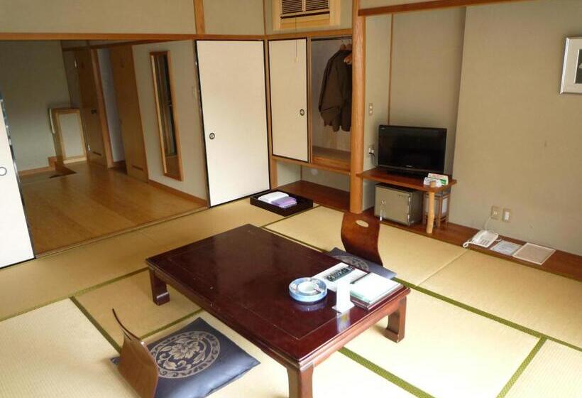 اتاق استاندارد, Nagisaya