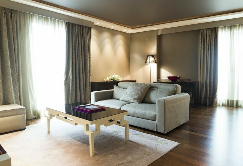 Deluxe Suite, Nexus Valladolid Suites &