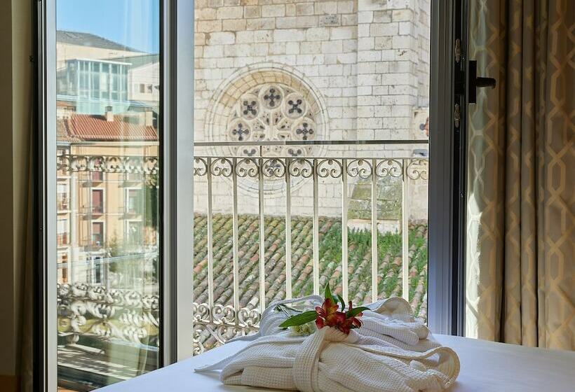 Deluxe Suite, Nexus Valladolid Suites &