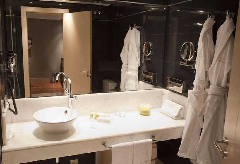 Deluxe Suite, Nexus Valladolid Suites &