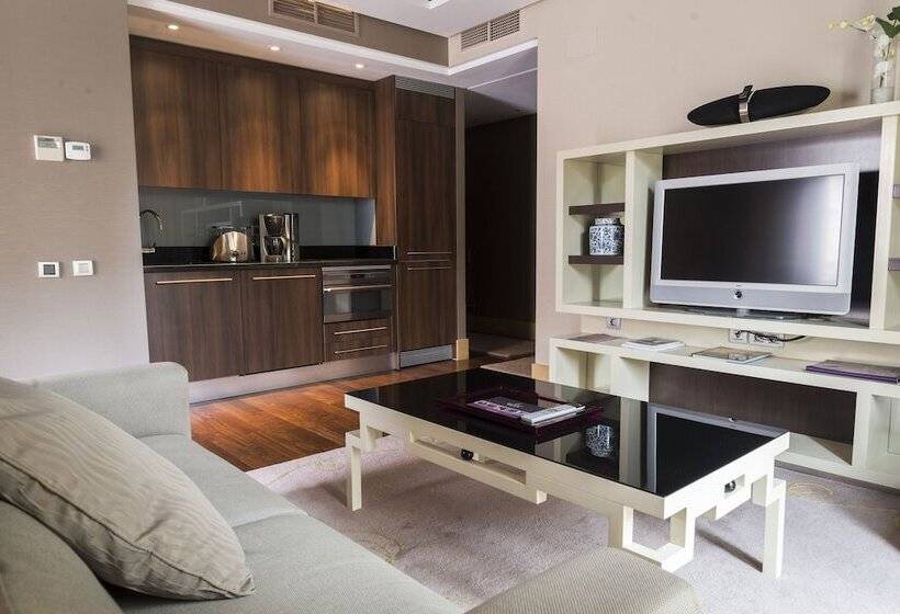 سوییت لوکس, Nexus Valladolid Suites &