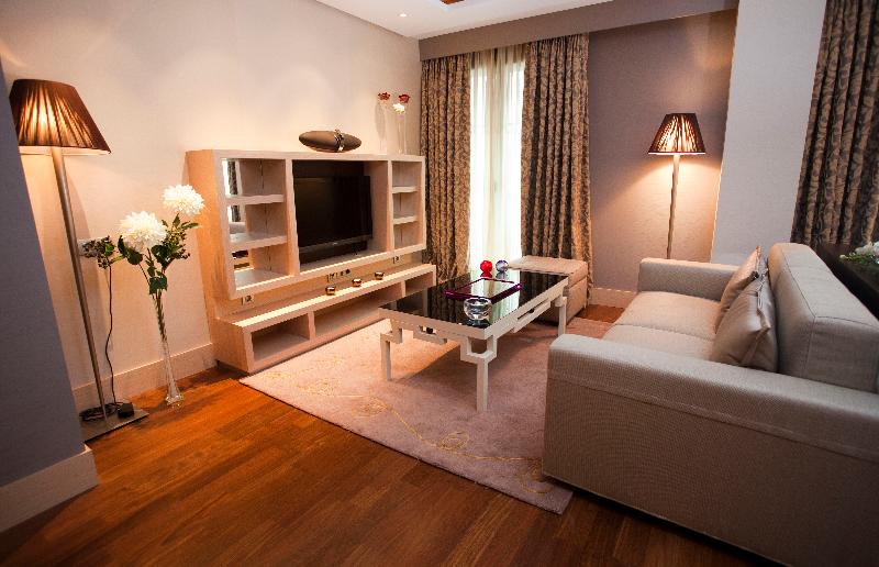 سوییت لوکس, Nexus Valladolid Suites &