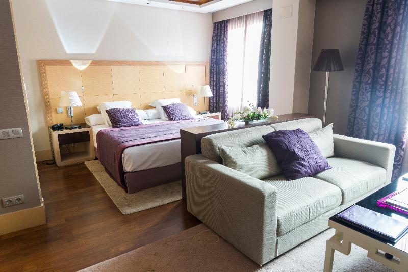 سوئیت پریمیوم, Nexus Valladolid Suites &