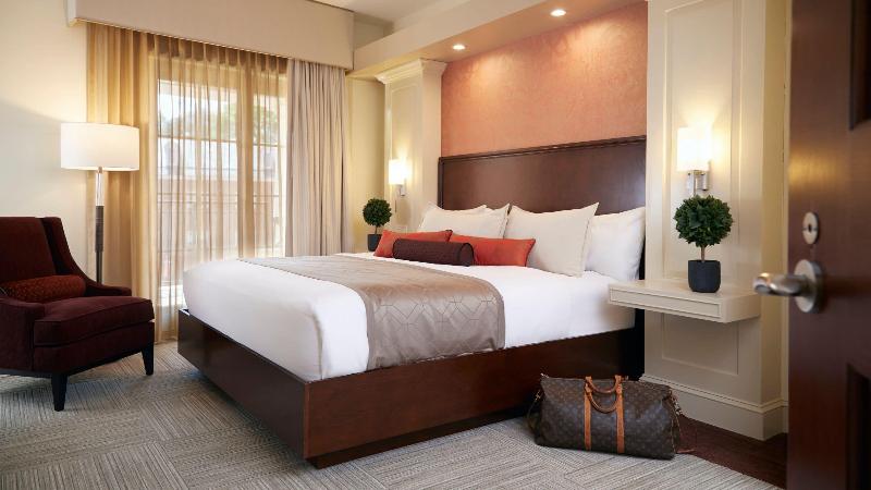 سوئیت با تخت بزرگ, Rizzo Center, A Destination By Hyatt