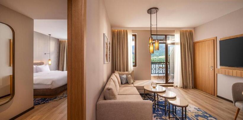 Suite with lake view, Hyatt Regency Pravets Resort
