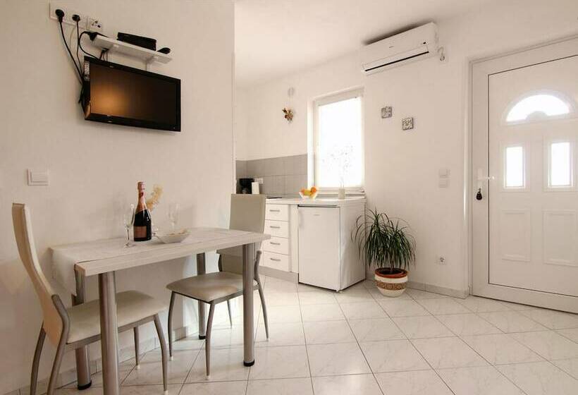 آپارتمان راحتی 1 خوابه, Apartments Pera