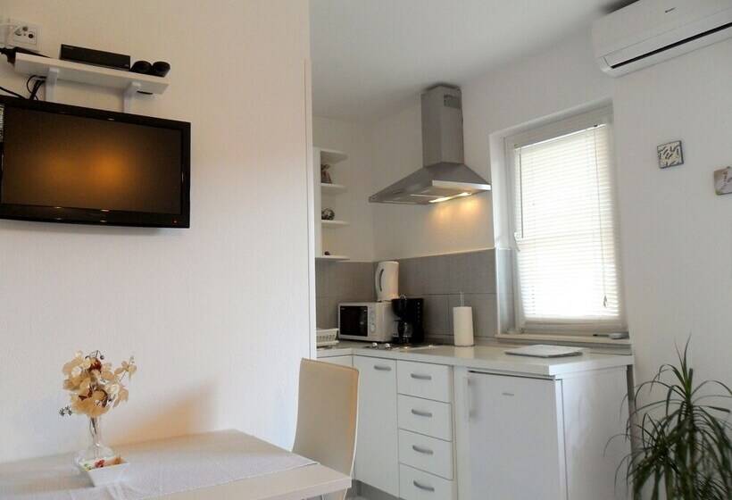 آپارتمان راحتی 1 خوابه, Apartments Pera
