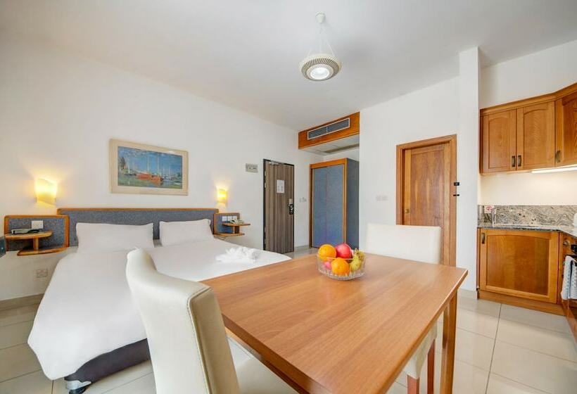 استودیوی استاندارد, Ax Sunny Coast Resort & Spa