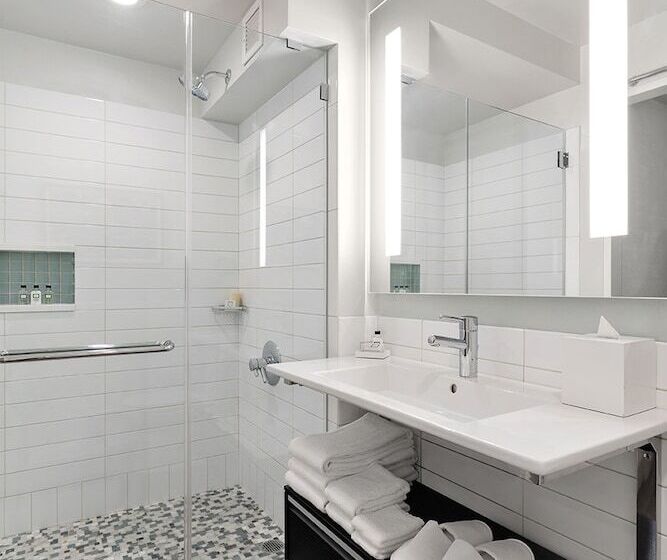 سوییت, 48lex New York