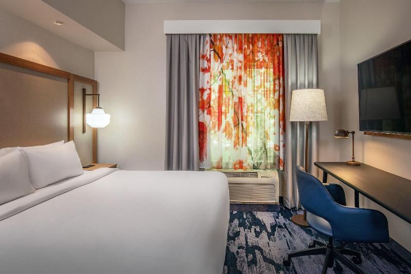 اتاق استاندارد با تخت بزرگ, Fairfield Inn & Suites By Marriott Brunswick Freeport
