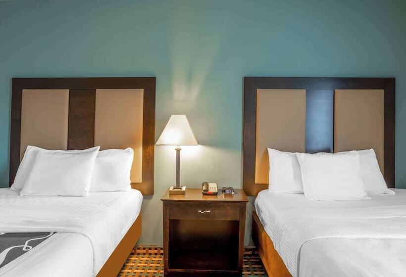 اتاق استاندارد با 2 تخت دوبل, La Quinta Inn & Suites By Wyndham Stonington Mystic Area
