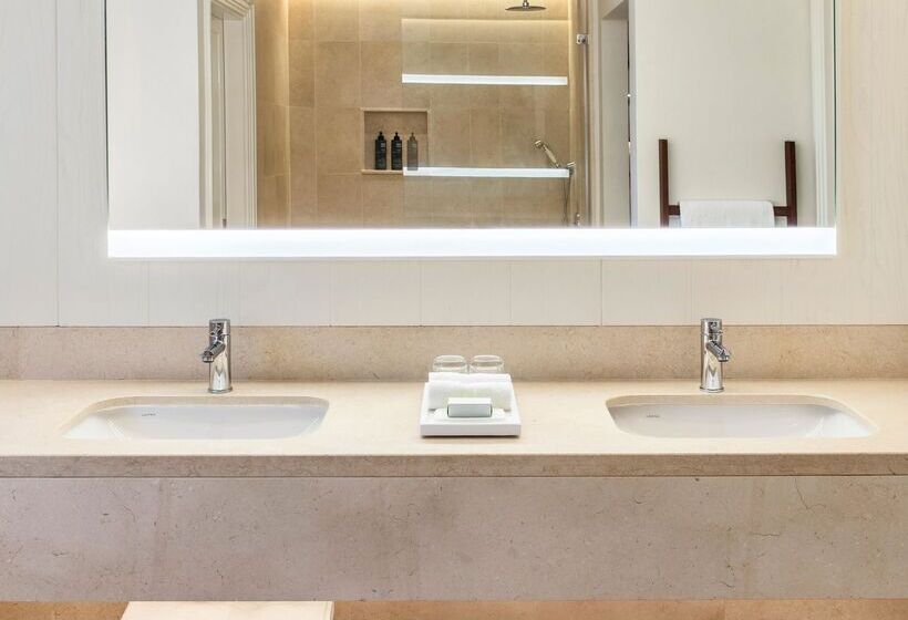 سوییت جونیور, Lux Le Morne Resort