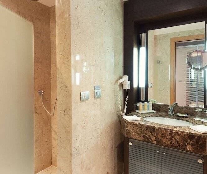 اتاق سوپریور, Radisson Hotel Astana