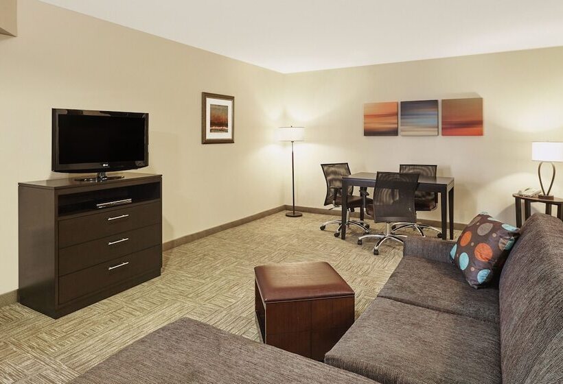 Suite, Staybridge Suites Davenport