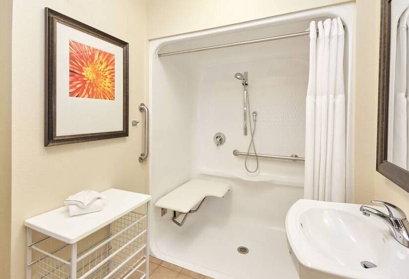سوئیت برای معلولان, Staybridge Suites Davenport, An Ihg