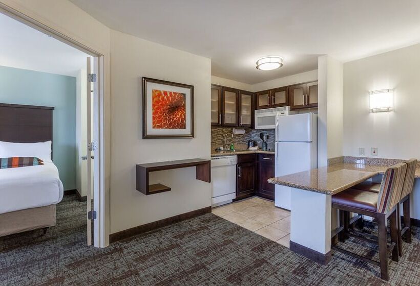 Suite 2 Dormitorios, Staybridge Suites Davenport