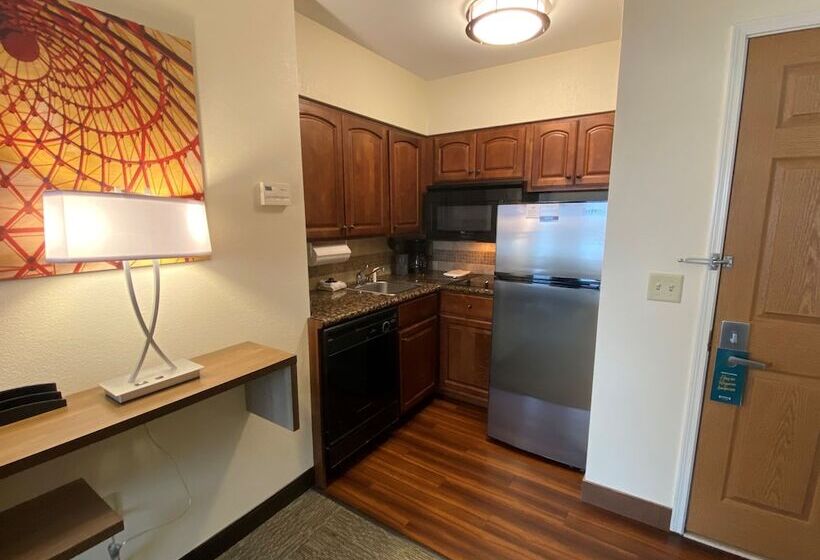 استودیوی استاندارد, Staybridge Suites Great Falls, An Ihg