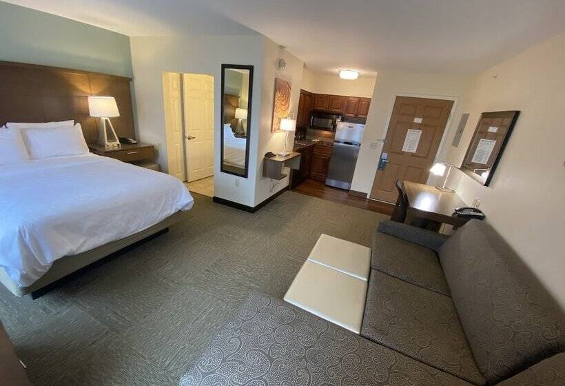 Estudio Estándar, Staybridge Suites Great Falls