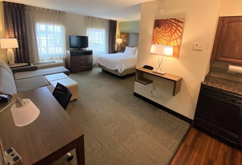 Estudio Estándar, Staybridge Suites Great Falls