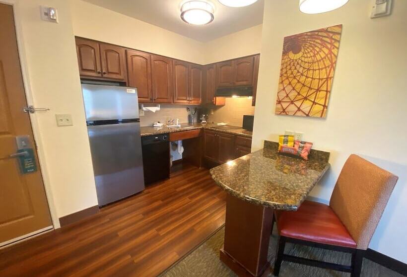 Suite Adapted for people with reduced mobility, Staybridge Suites Great Falls