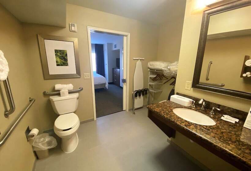 Suite Adapted for people with reduced mobility, Staybridge Suites Great Falls