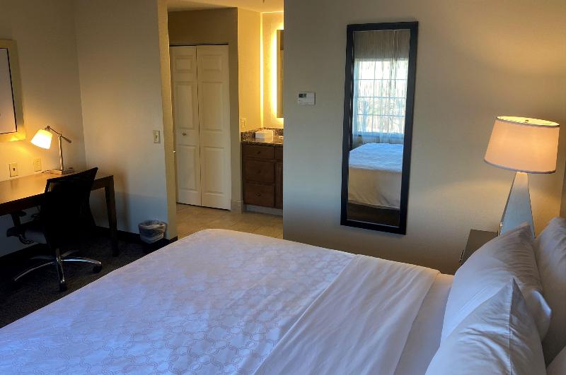سوئیت با تخت بزرگ, Staybridge Suites Great Falls, An Ihg