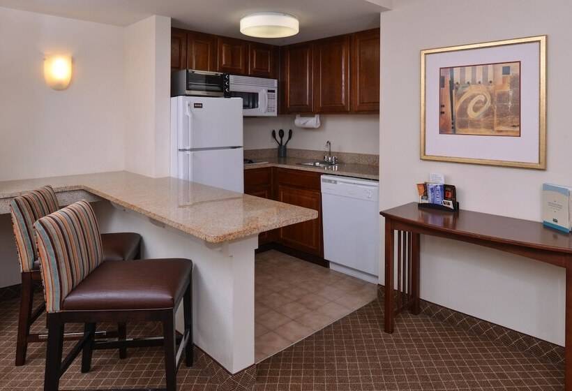 سوییت, Staybridge Suites Indianapolis Airport, An Ihg