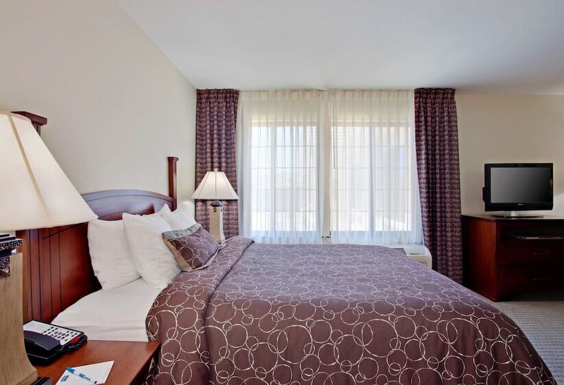 استودیوی استاندارد, Staybridge Suites Palmdale