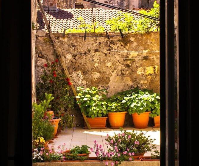 اتاق استاندارد, Accommodation Old Town Vitaic