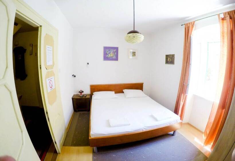 اتاق استاندارد, Accommodation Old Town Vitaic