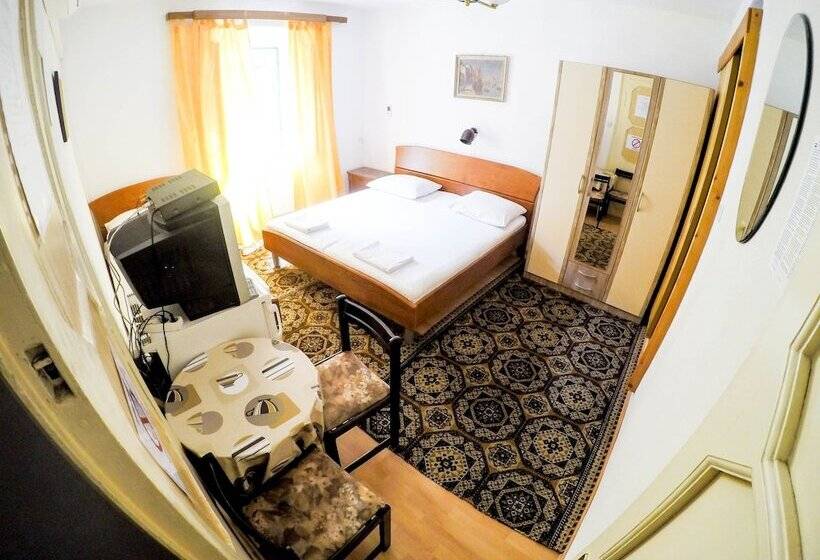 اتاق استاندارد سه نفره, Accommodation Old Town Vitaic