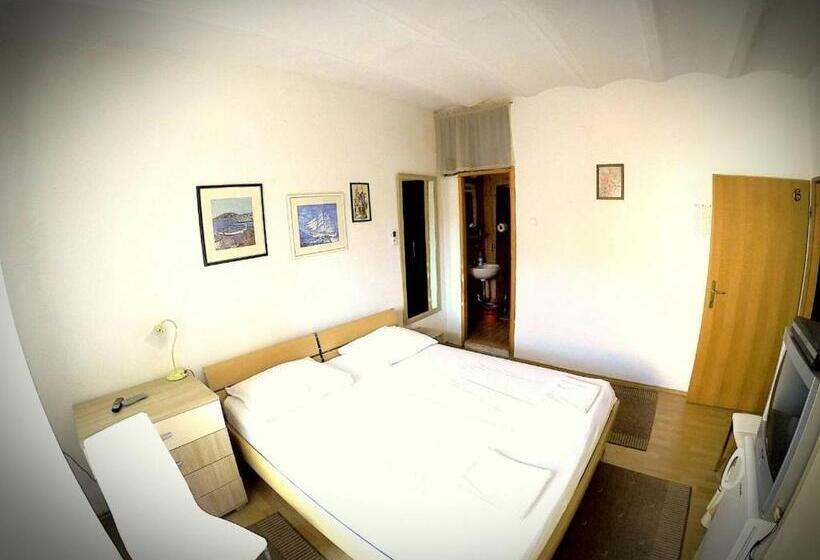 اتاق استاندارد, Accommodation Old Town Vitaic