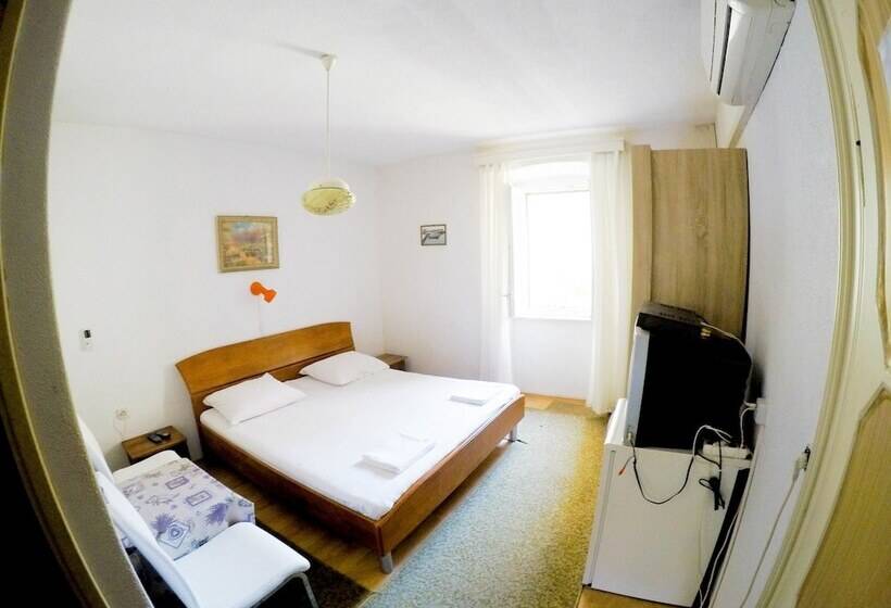 اتاق استاندارد, Accommodation Old Town Vitaic