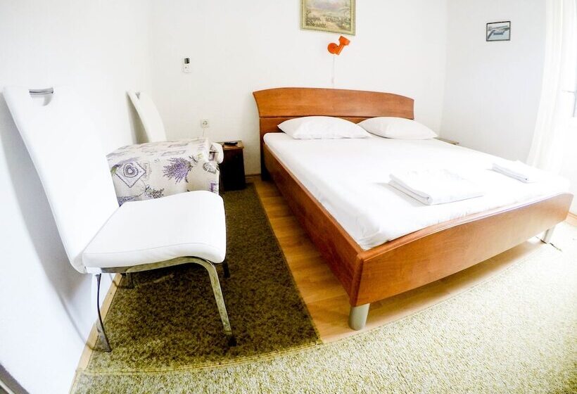 اتاق استاندارد, Accommodation Old Town Vitaic