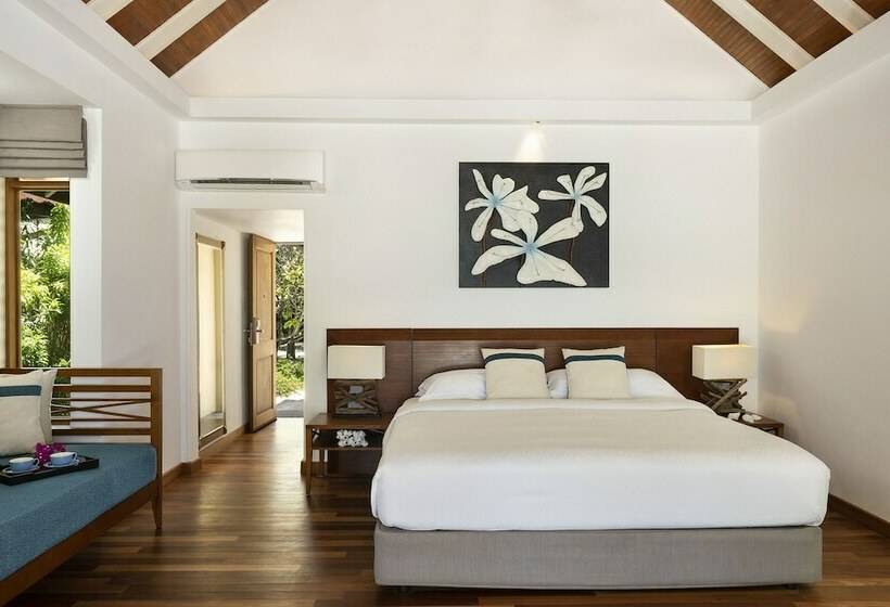 بانگلوی لوکس, Kurumba Maldives