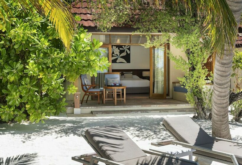 بانگلوی لوکس, Kurumba Maldives