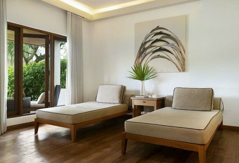 ویلای یک اتاق خوابه با استخر شنا, Kurumba Maldives