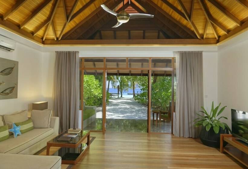 ویلای لوکس 1 خوابه, Kurumba Maldives