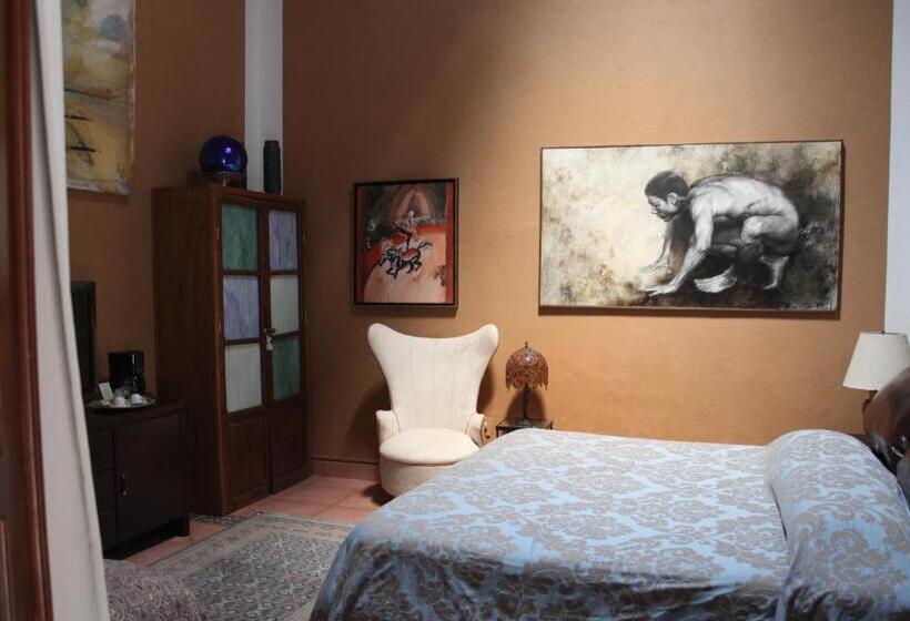 اتاق لوکس با تخت بزرگ, La Casa Del Atrio