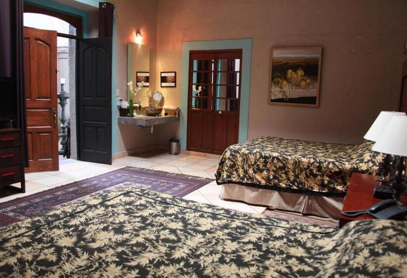 Quarto deluxe, La Casa Del Atrio