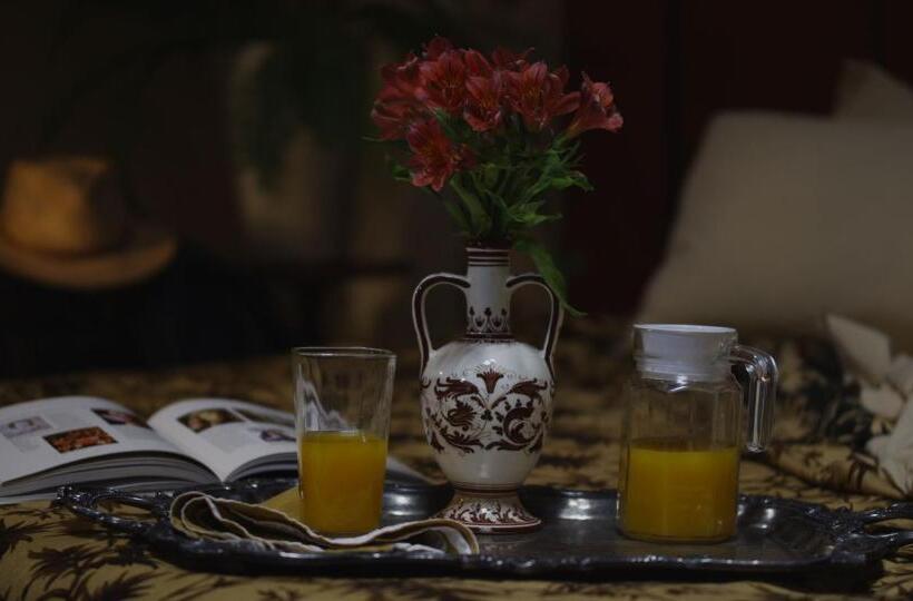 اتاق لوکس, La Casa Del Atrio
